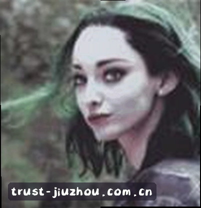 李薇